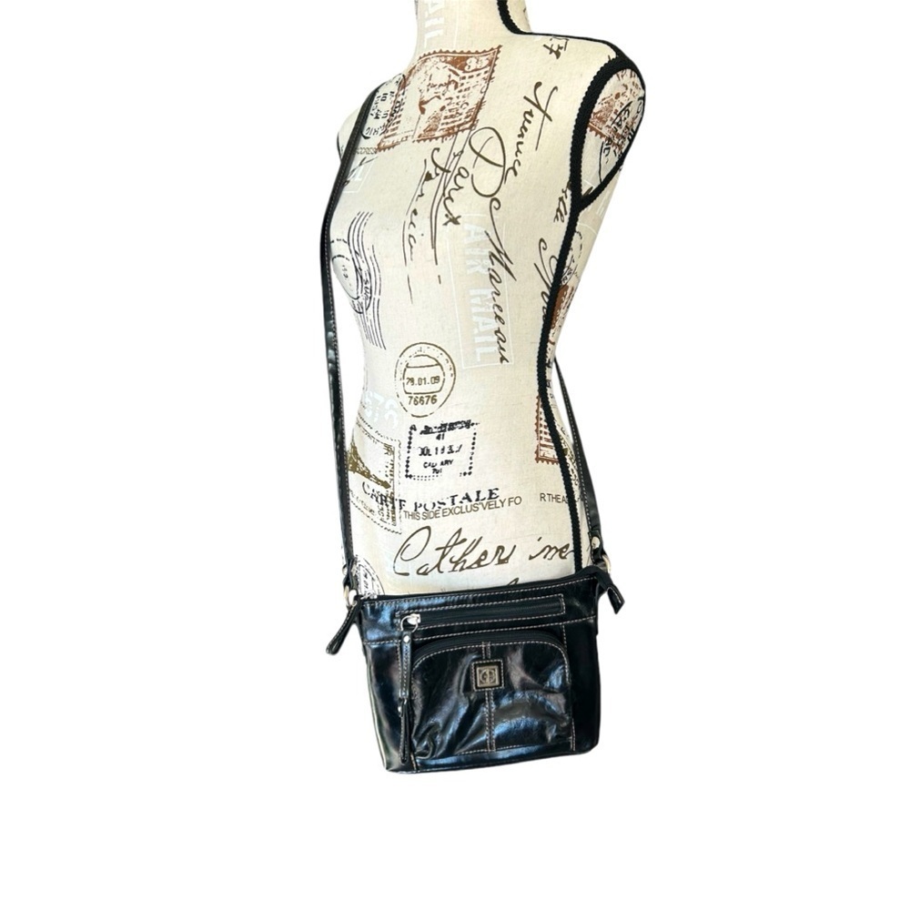 Giani Bernini black leather purse crossbody or shoulder 9”x7”x2”